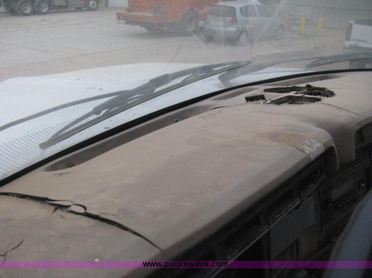 image for item B8340 1988 Ford F600 flatbed truck