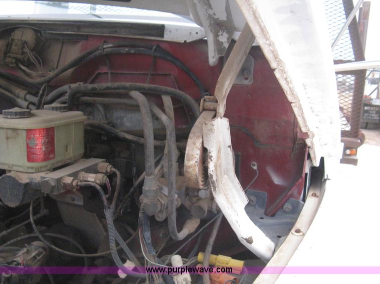 image for item B8340 1988 Ford F600 flatbed truck