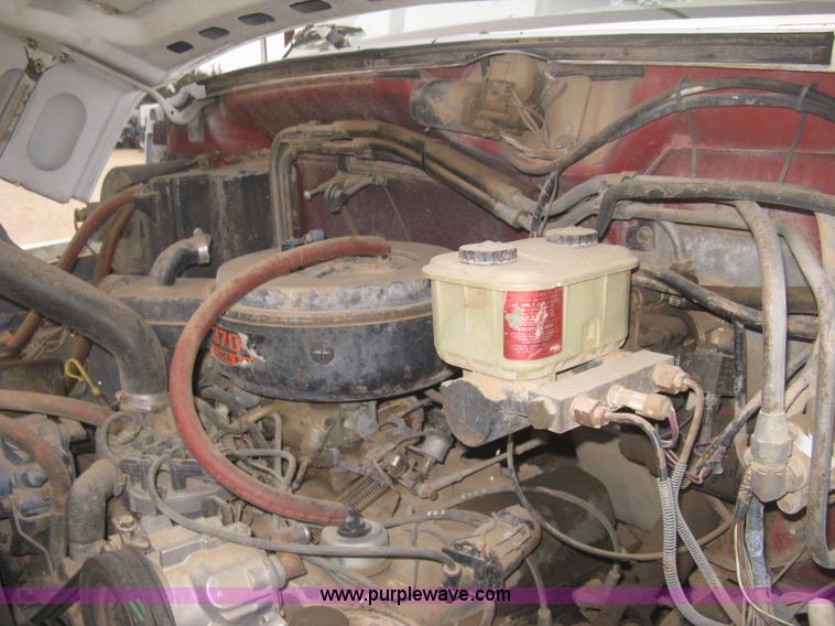 image for item B8340 1988 Ford F600 flatbed truck