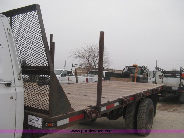 image for item B8340 1988 Ford F600 flatbed truck