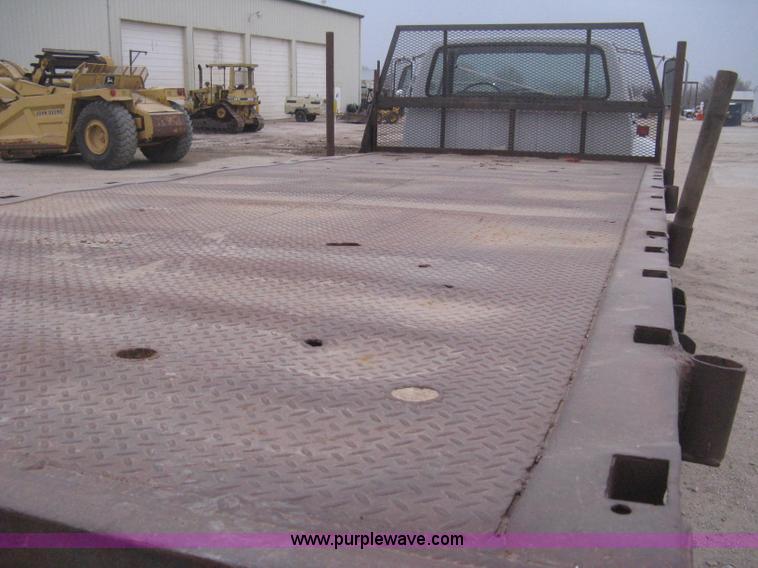 image for item B8340 1988 Ford F600 flatbed truck