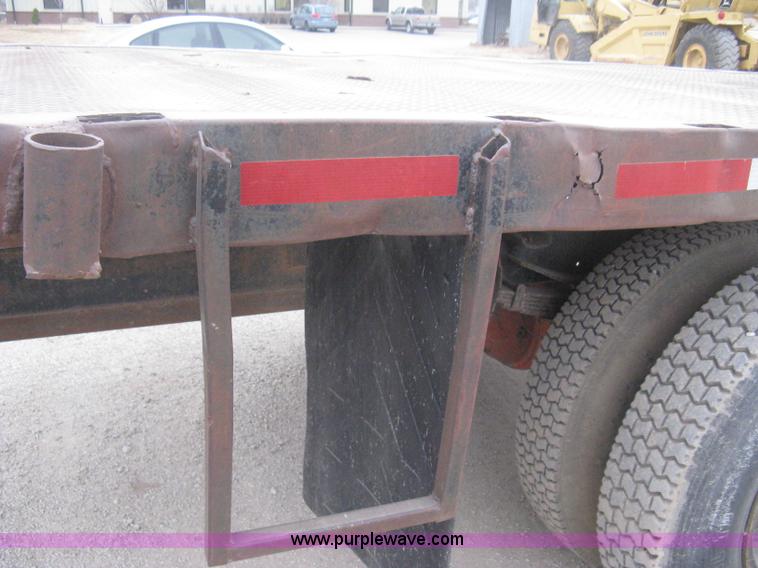 image for item B8340 1988 Ford F600 flatbed truck