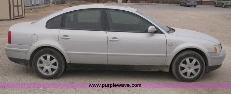 image for item B8341 2000 Volkswagen Passat