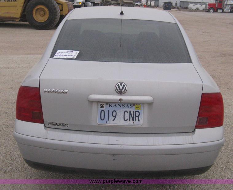 image for item B8341 2000 Volkswagen Passat