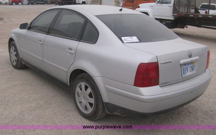 image for item B8341 2000 Volkswagen Passat