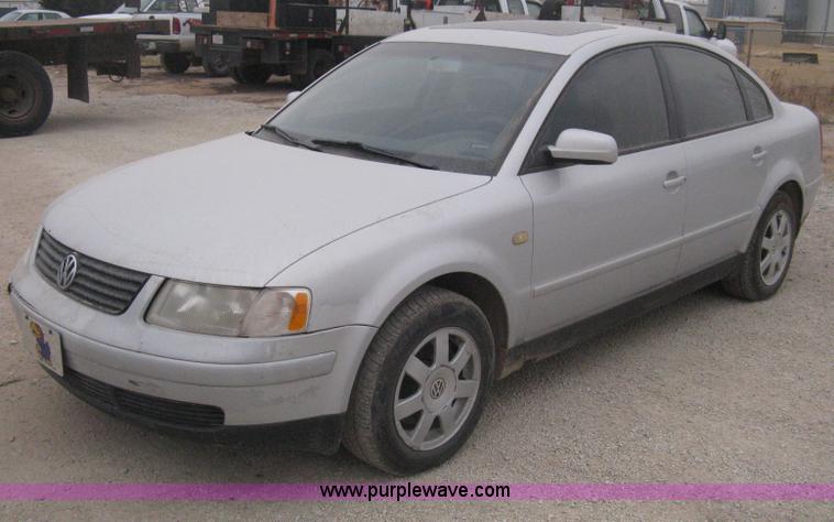image for item B8341 2000 Volkswagen Passat