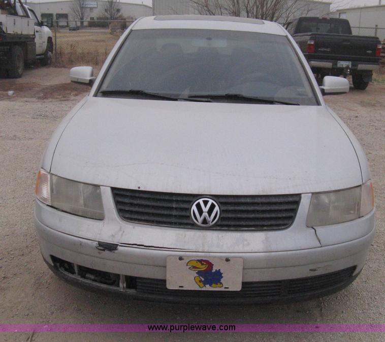 image for item B8341 2000 Volkswagen Passat