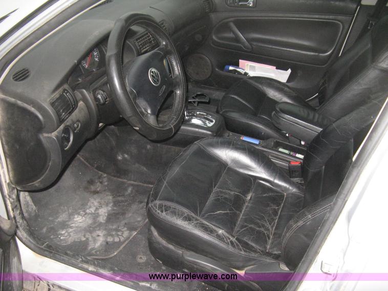 image for item B8341 2000 Volkswagen Passat