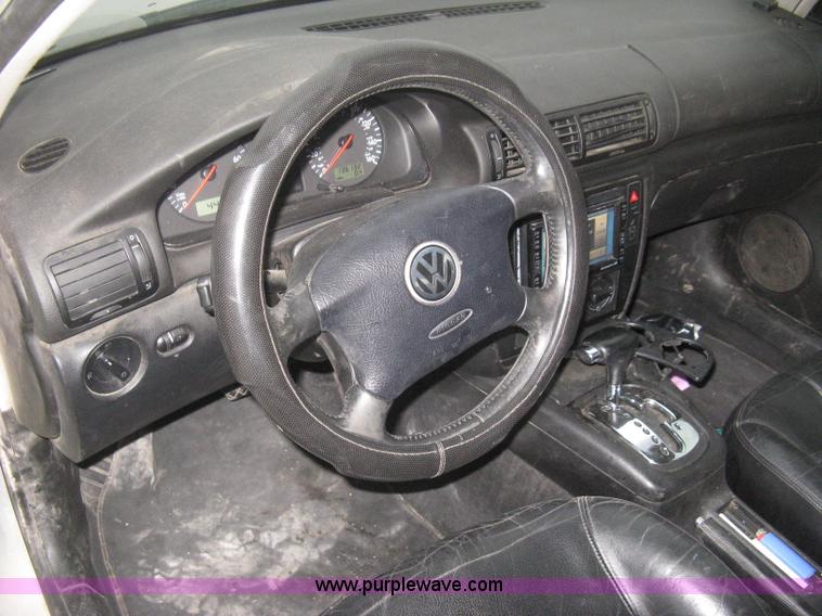 image for item B8341 2000 Volkswagen Passat