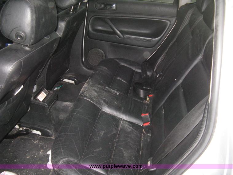 image for item B8341 2000 Volkswagen Passat