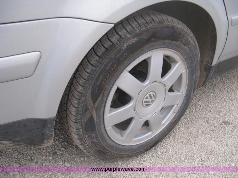 image for item B8341 2000 Volkswagen Passat