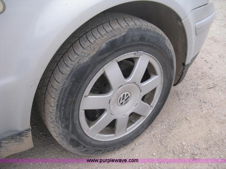 image for item B8341 2000 Volkswagen Passat