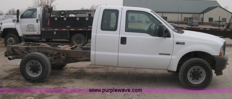 image for item B8342 2003 Ford F250 Super Duty XL cab and chassis