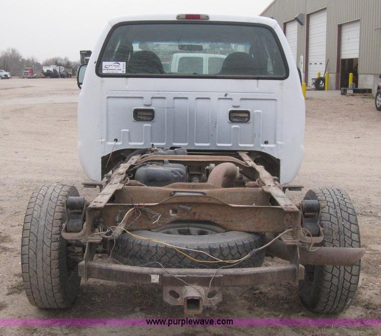 image for item B8342 2003 Ford F250 Super Duty XL cab and chassis