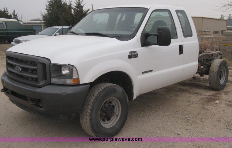 image for item B8342 2003 Ford F250 Super Duty XL cab and chassis