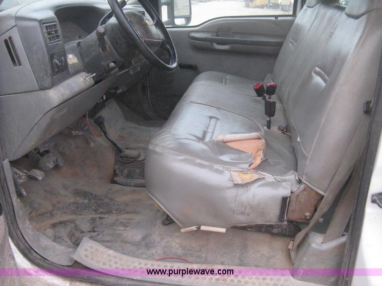 image for item B8342 2003 Ford F250 Super Duty XL cab and chassis