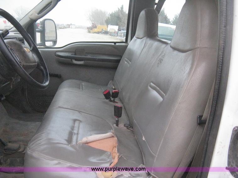 image for item B8342 2003 Ford F250 Super Duty XL cab and chassis