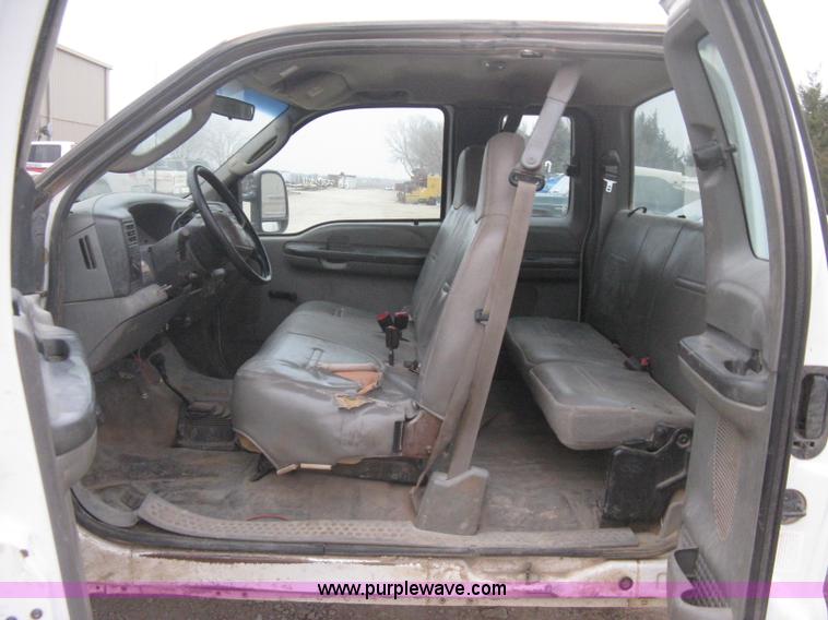 image for item B8342 2003 Ford F250 Super Duty XL cab and chassis