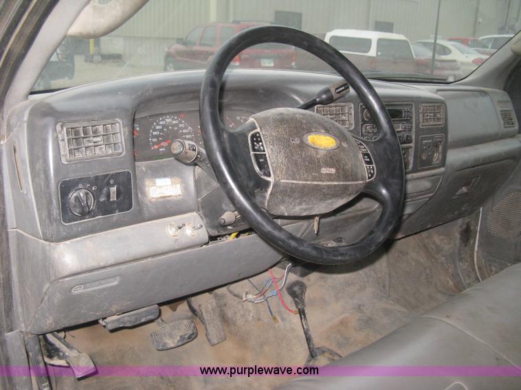 image for item B8342 2003 Ford F250 Super Duty XL cab and chassis