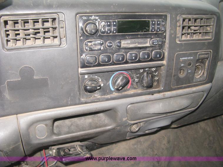 image for item B8342 2003 Ford F250 Super Duty XL cab and chassis