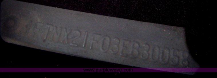 image for item B8342 2003 Ford F250 Super Duty XL cab and chassis