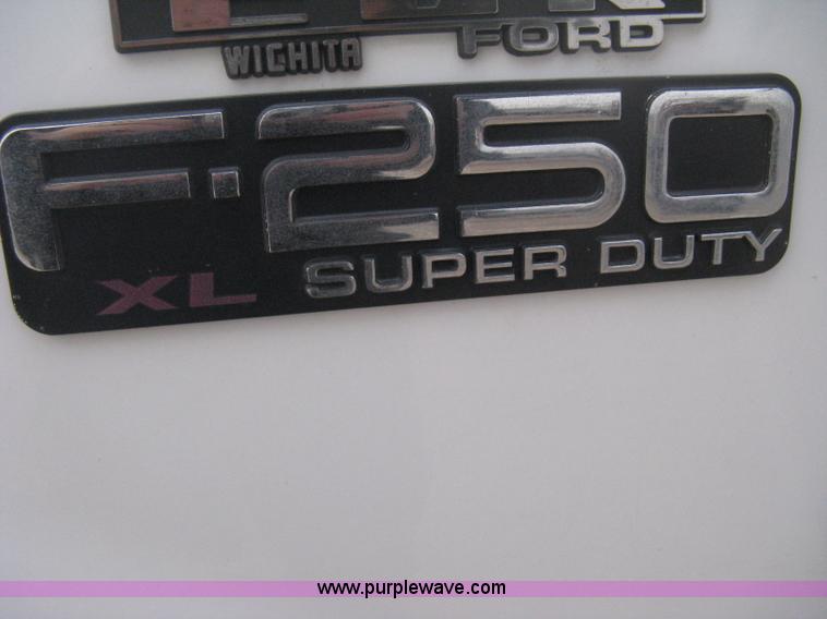 image for item B8342 2003 Ford F250 Super Duty XL cab and chassis