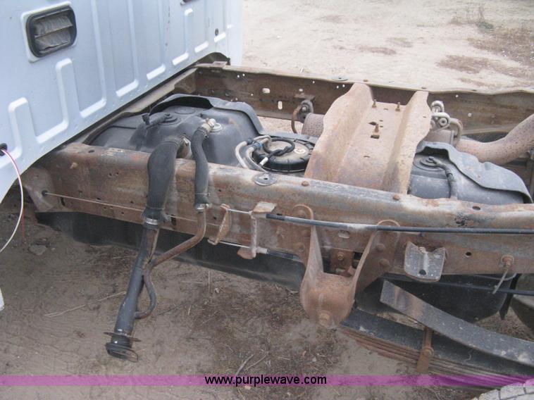 image for item B8342 2003 Ford F250 Super Duty XL cab and chassis