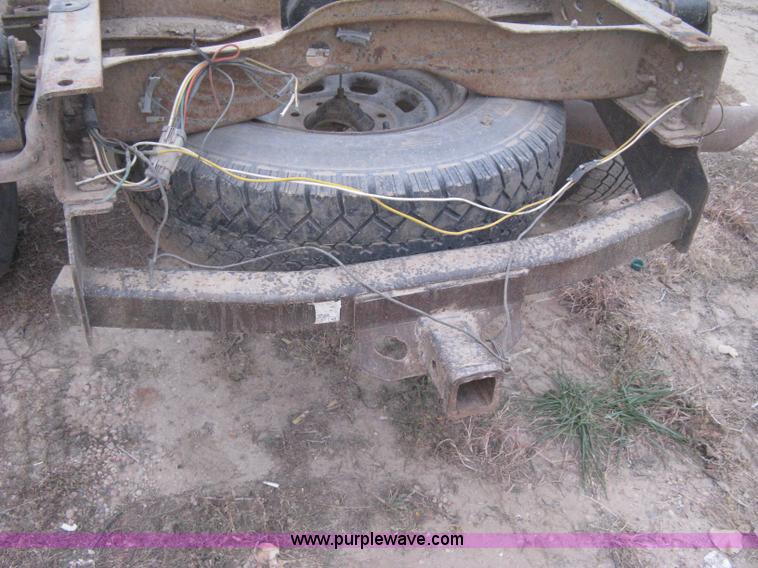 image for item B8342 2003 Ford F250 Super Duty XL cab and chassis