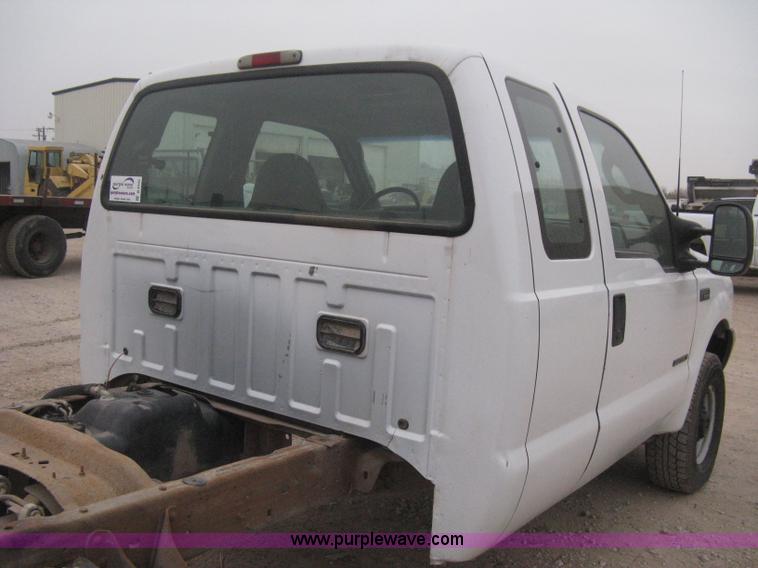 image for item B8342 2003 Ford F250 Super Duty XL cab and chassis