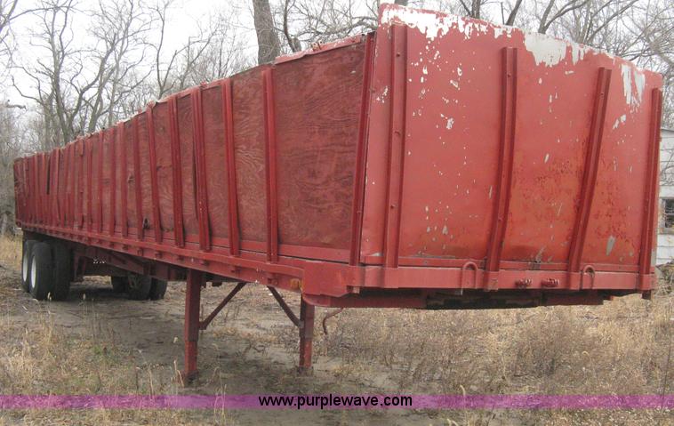 image for item B8346 1969 Fruehauf tandem axle flatbed trailer
