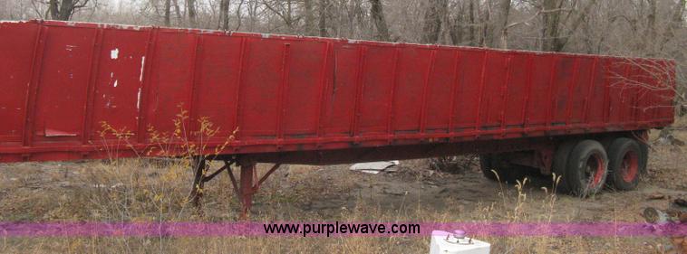 image for item B8346 1969 Fruehauf tandem axle flatbed trailer