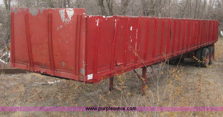 image for item B8346 1969 Fruehauf tandem axle flatbed trailer