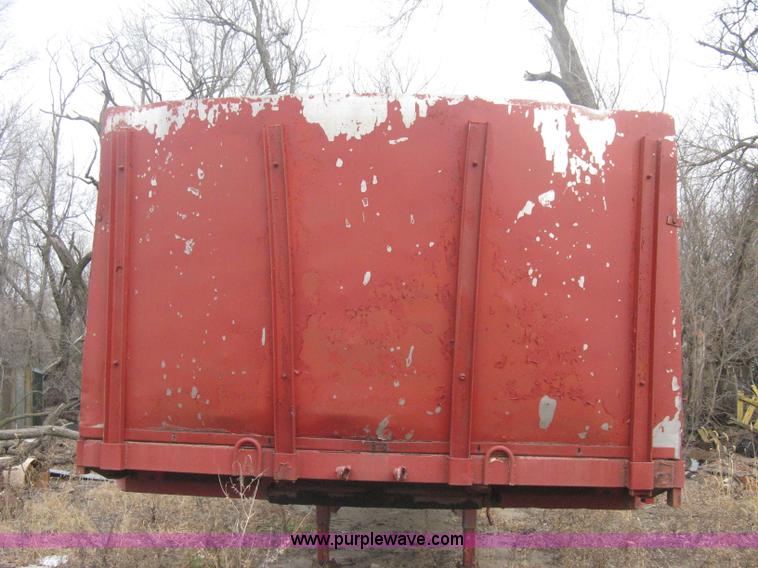 image for item B8346 1969 Fruehauf tandem axle flatbed trailer