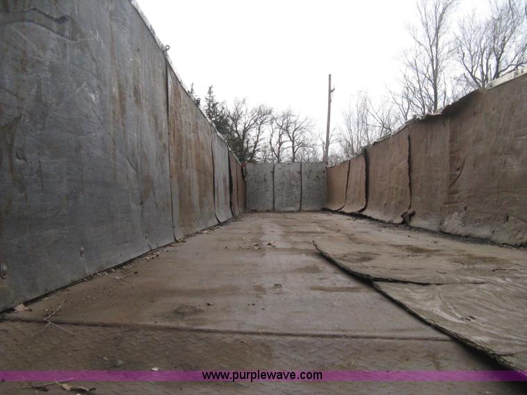 image for item B8346 1969 Fruehauf tandem axle flatbed trailer