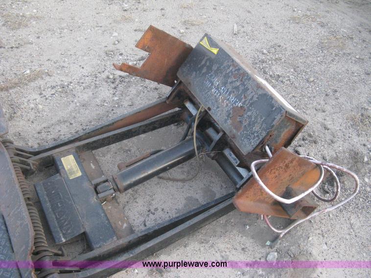 image for item B8379 Anthony lift gate