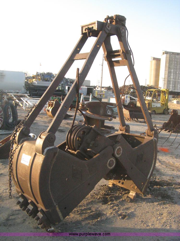 image for item B8385 Pettibone toothed clam shell bucket