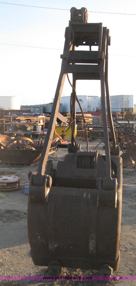 image for item B8385 Pettibone toothed clam shell bucket