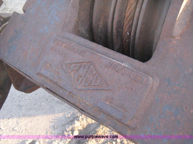 image for item B8385 Pettibone toothed clam shell bucket