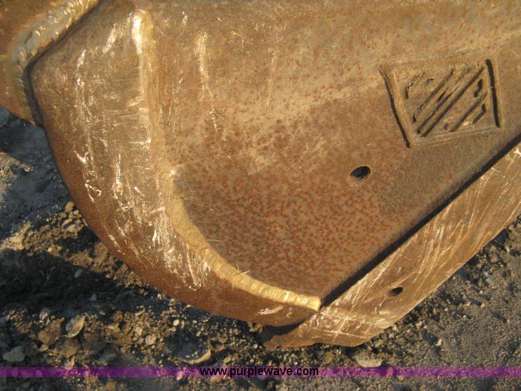 image for item B8385 Pettibone toothed clam shell bucket