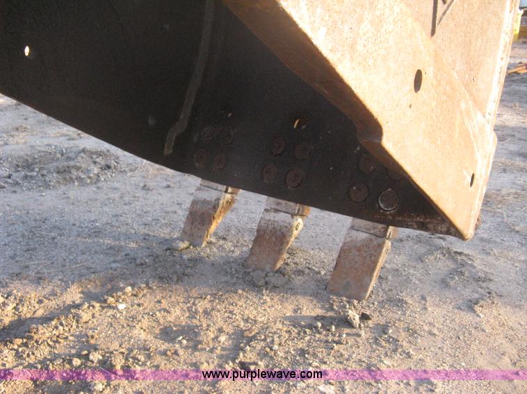 image for item B8385 Pettibone toothed clam shell bucket