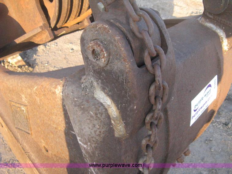 image for item B8385 Pettibone toothed clam shell bucket