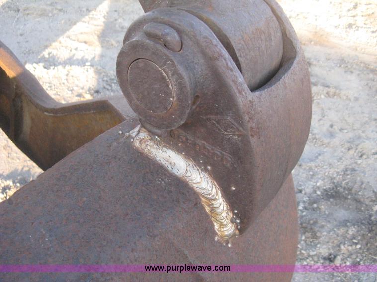 image for item B8385 Pettibone toothed clam shell bucket