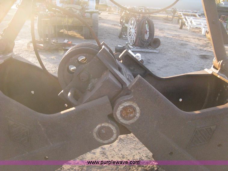 image for item B8385 Pettibone toothed clam shell bucket