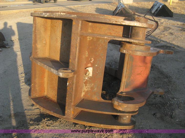 image for item B8386 Pin on jaw thumb material bundler