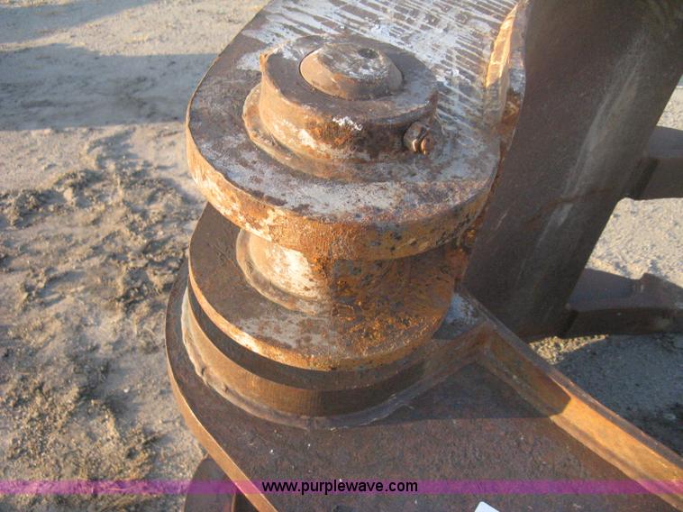 image for item B8386 Pin on jaw thumb material bundler