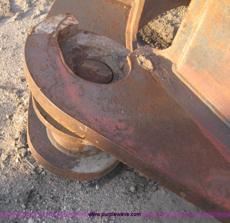 image for item B8386 Pin on jaw thumb material bundler