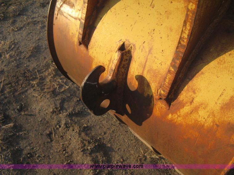 image for item B8387 CAT 34" five tooth pin on excavator bucket