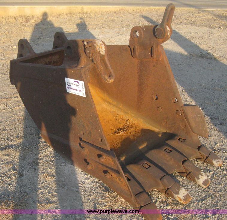 image for item B8388 36" four tooth bucket