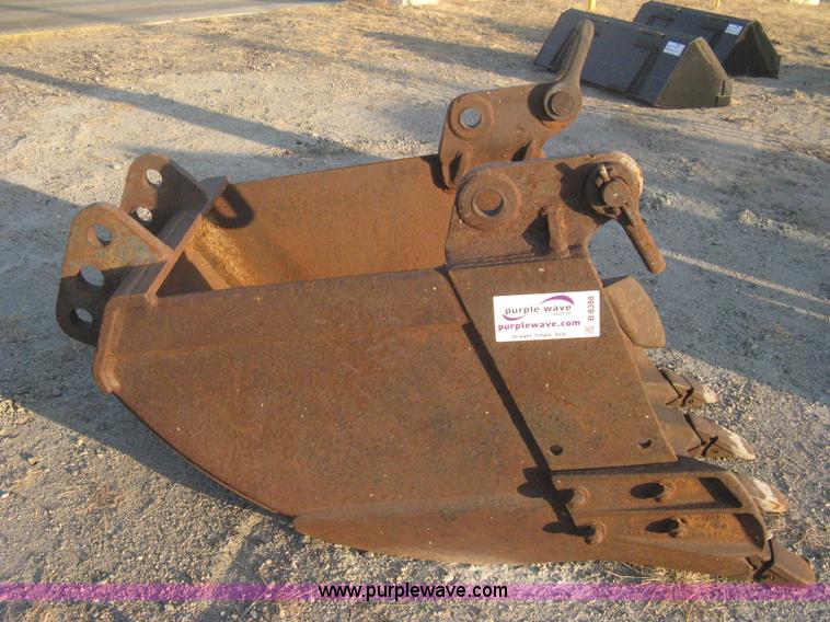 image for item B8388 36" four tooth bucket