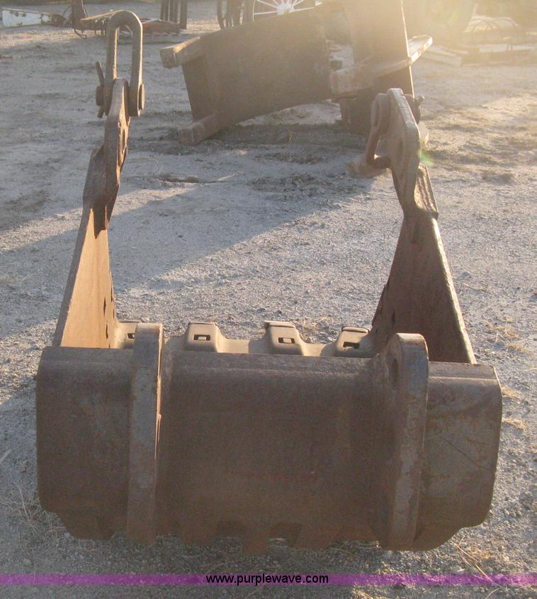 image for item B8388 36" four tooth bucket